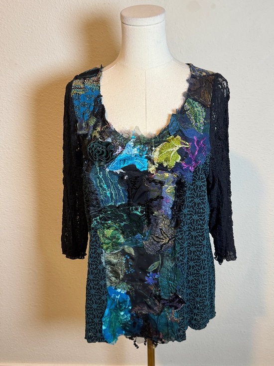 Lee Andersen Tops - NWT Lee Andersen “Pastiche” Lace Sleeve Embellished Pullover size 1X